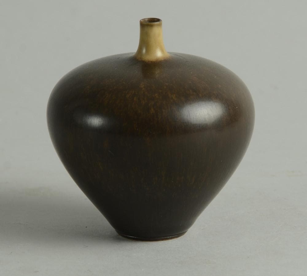 Unique stoneware cabinet vase by Berndt Friberg N9433 - Freeforms