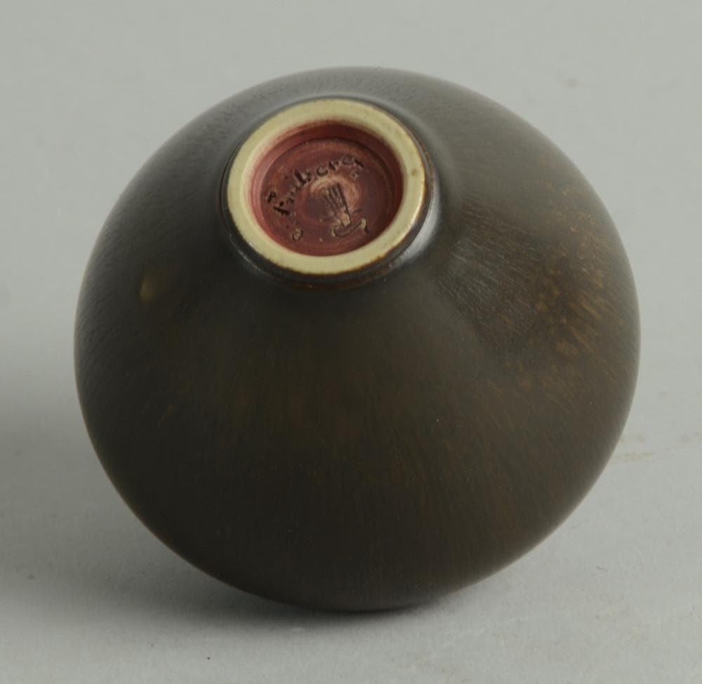 Unique stoneware cabinet vase by Berndt Friberg N9433 - Freeforms