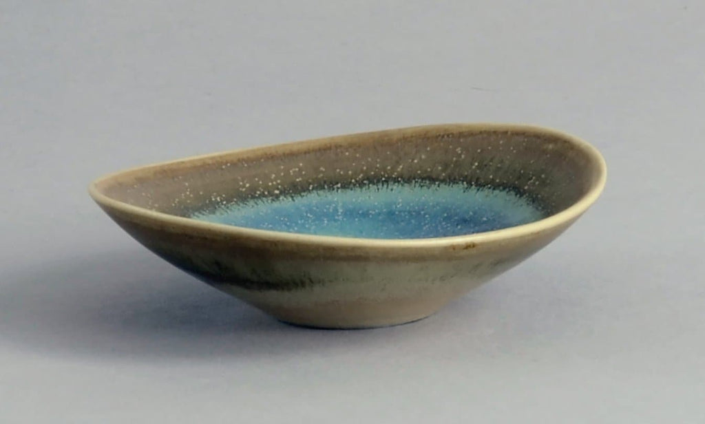 Unique stoneware dish by Stig Lindberg B3288 - Freeforms