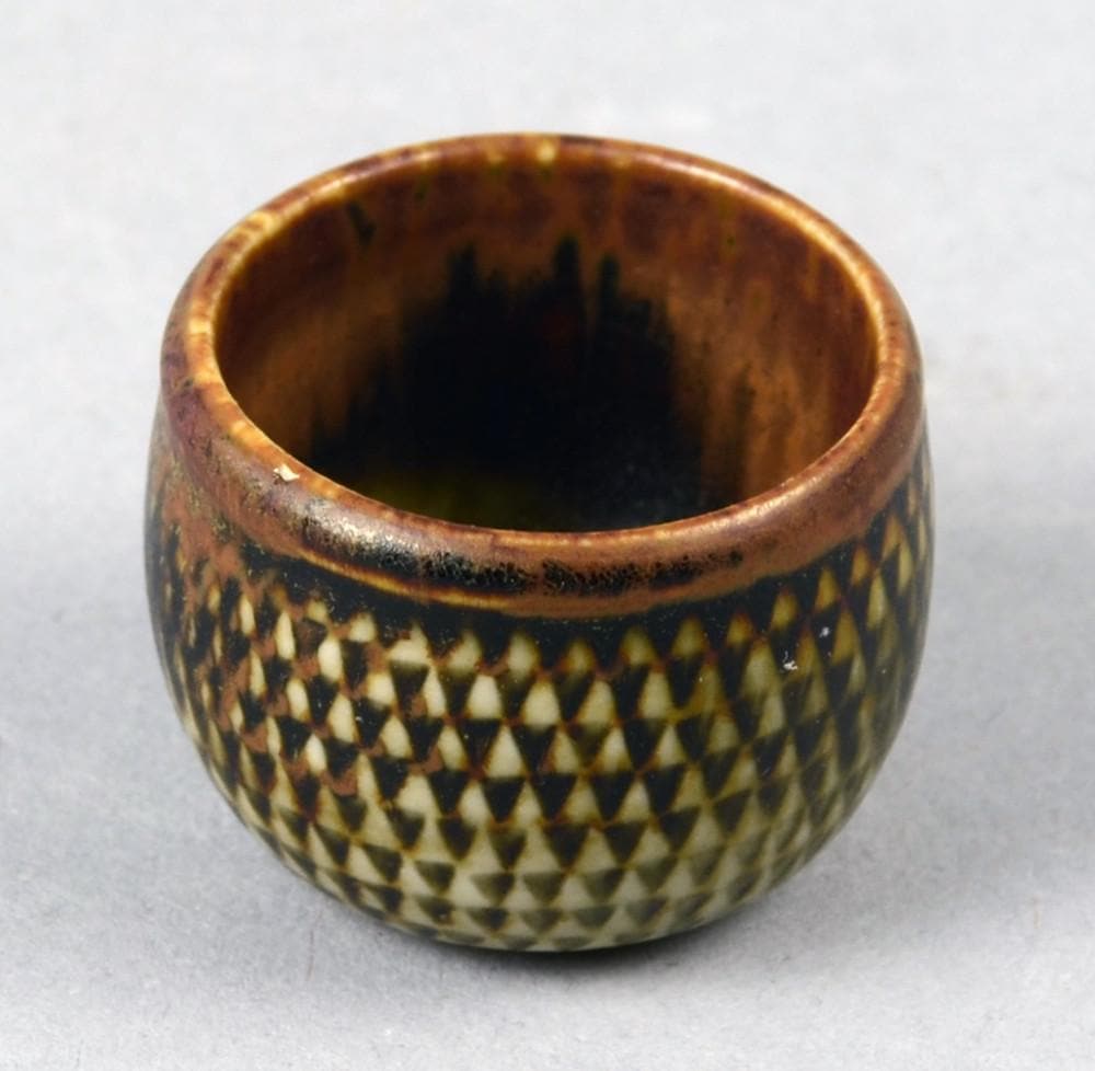 Unique stoneware miniature bowl by Stig Lindberg N7356 - Freeforms