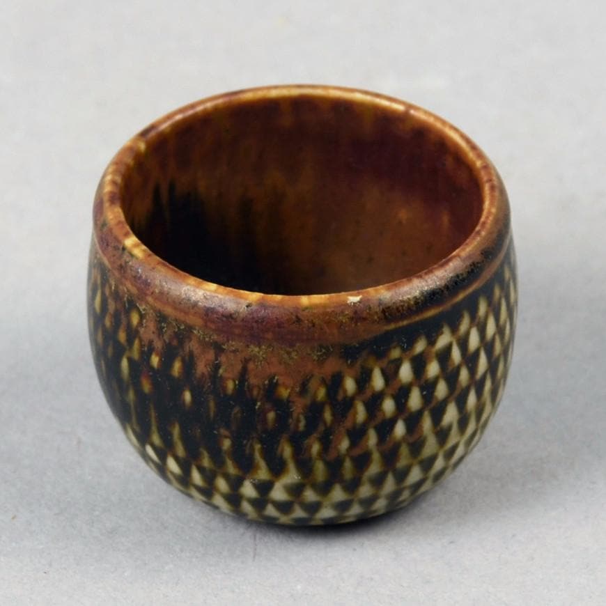 Unique stoneware miniature bowl by Stig Lindberg N7356 - Freeforms