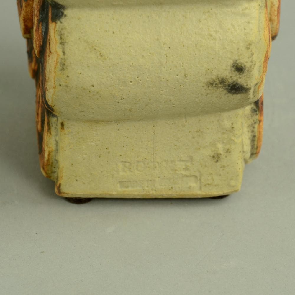 Unique stoneware vase by Bernard Rooke N5177 - Freeforms