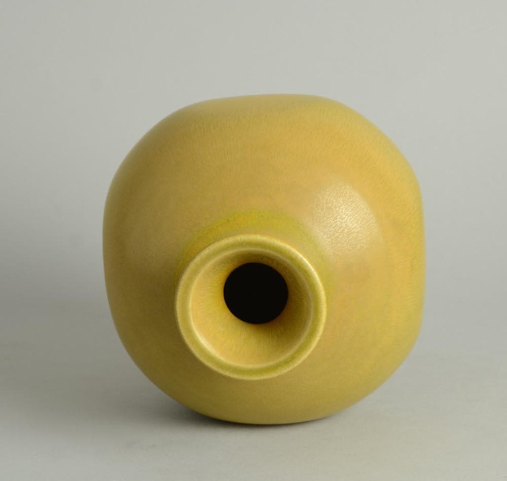 Unique stoneware vase by Berndt Friberg N6593 - Freeforms