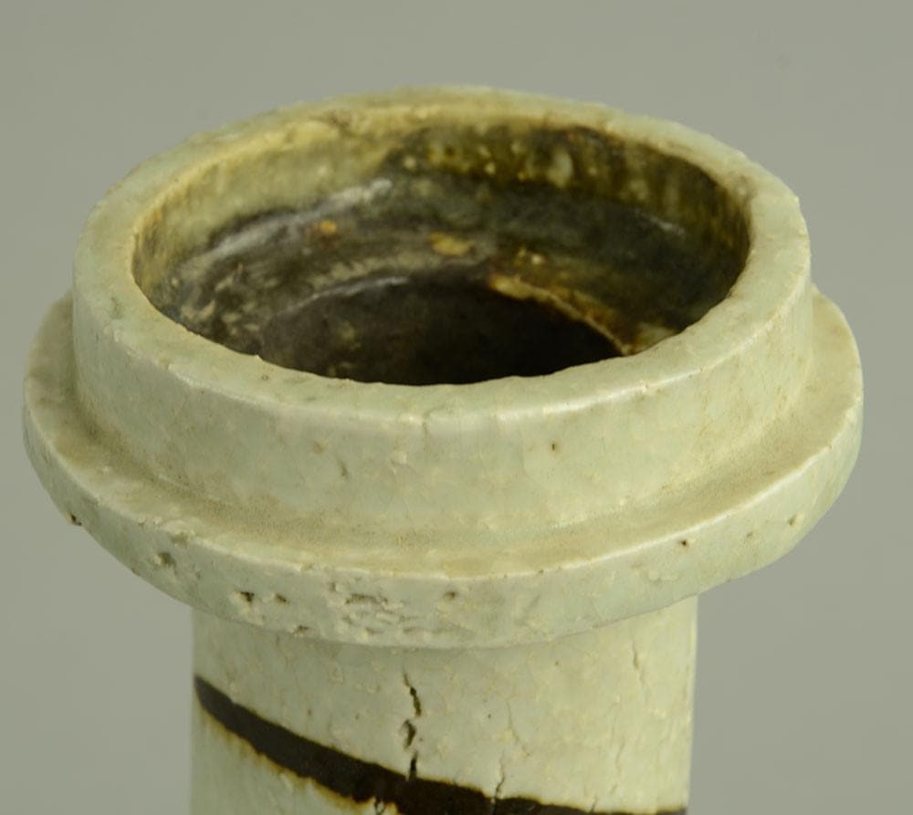 Unique stoneware vase by Janet Leach N7179 - Freeforms