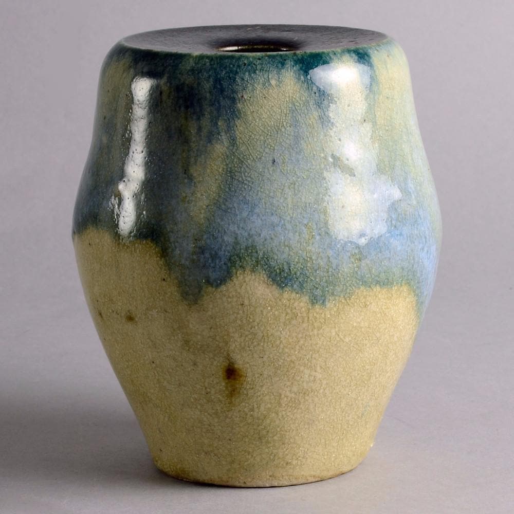 Unique stoneware vase by Konrad Quillman N9738 - Freeforms