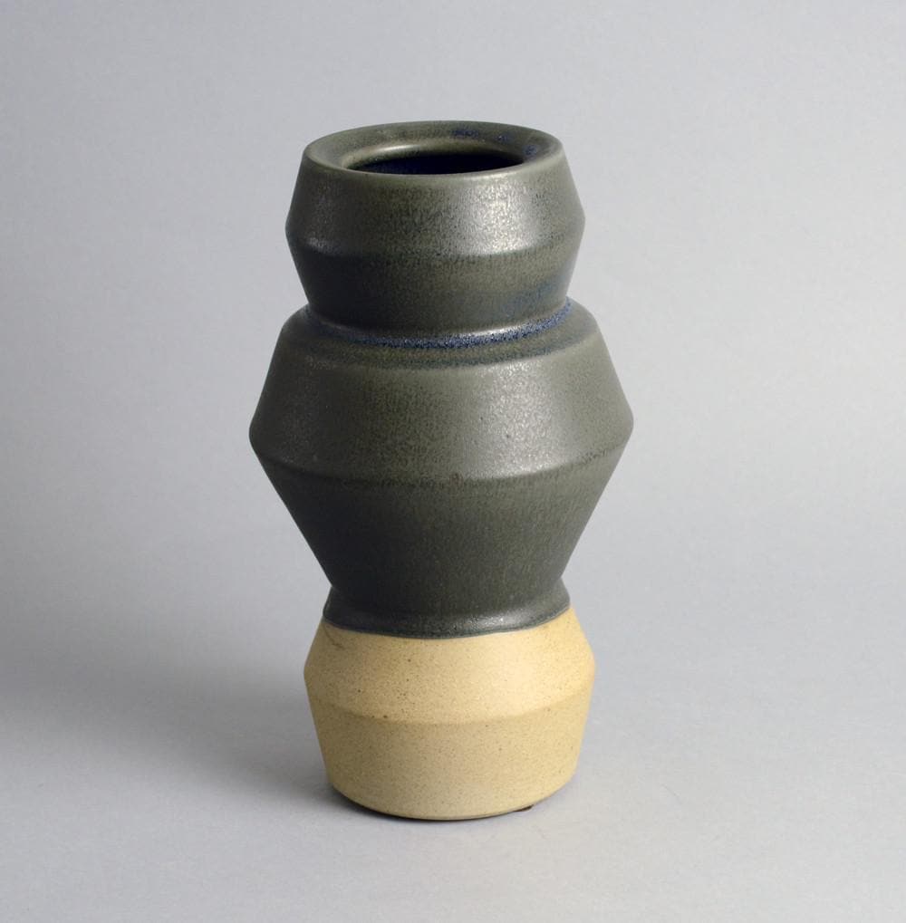 Unique stoneware vase by Martin Schlotz N9744 - Freeforms