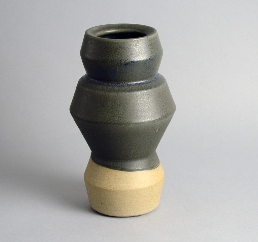 Unique stoneware vase by Martin Schlotz N9744 - Freeforms