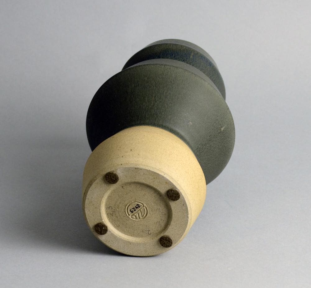 Unique stoneware vase by Martin Schlotz N9744 - Freeforms