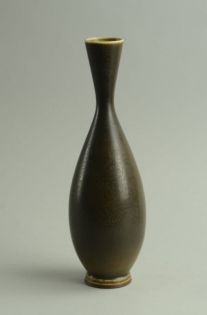 Unique stoneware vase with brown glaze by Berndt Friberg B3015 - Freeforms