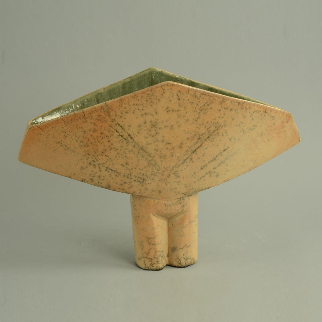 Unique vase by Elizabeth Raeburn N7257 - Freeforms