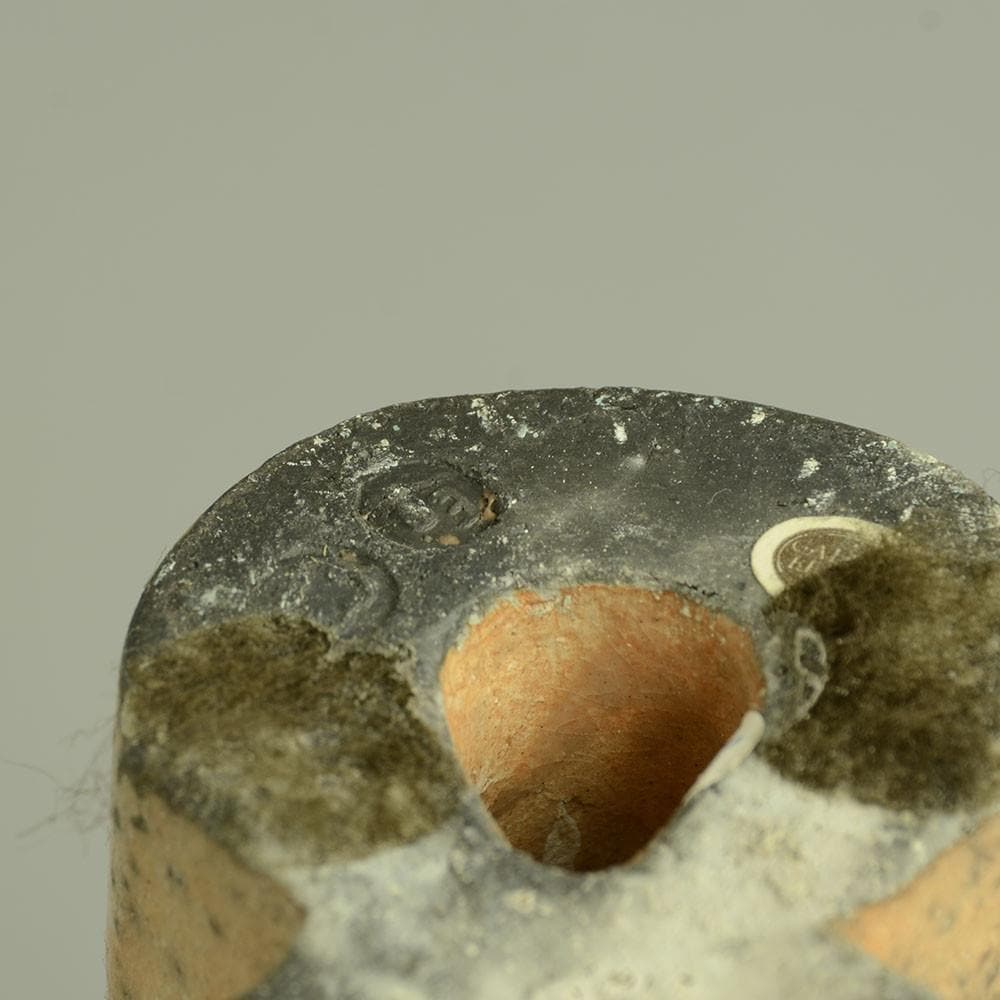 Unique vase by Elizabeth Raeburn N7257 - Freeforms