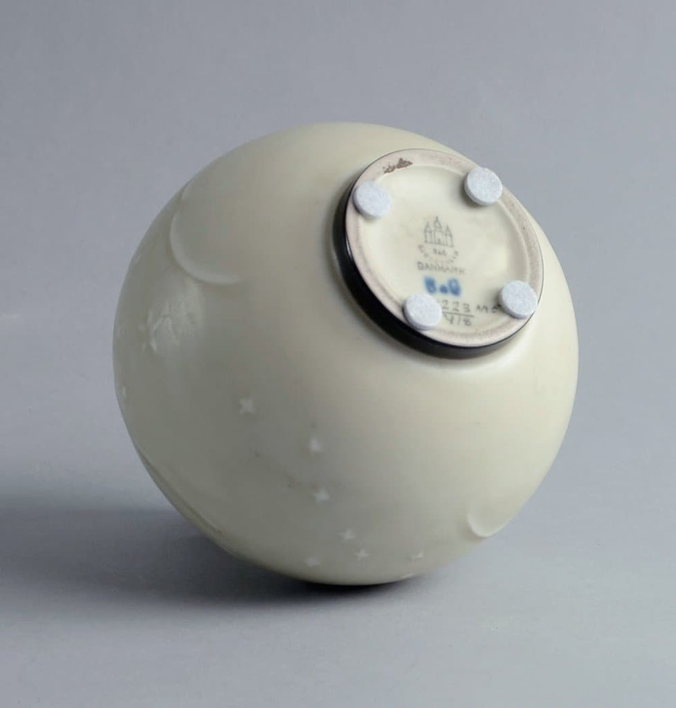 Vase by Ebbe Sadolin for Bing and Grøndahl A1056 - Freeforms