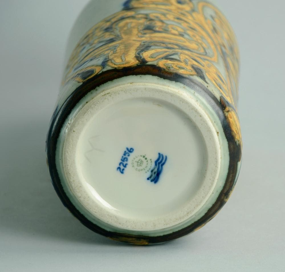 Vase by Ivan Weiss for Royal Copenhagen B3008 - Freeforms