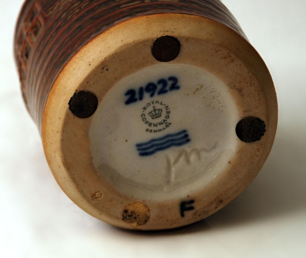 Vase by Jørgen Mogensen for Royal Copenhagen F1805 - Freeforms