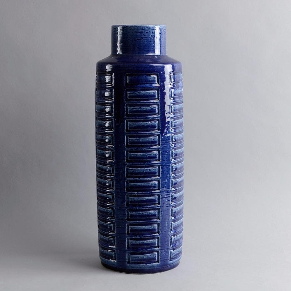 Vase by Per and Annelise Linnemann-Schmidt at Palshus N8502 - Freeforms