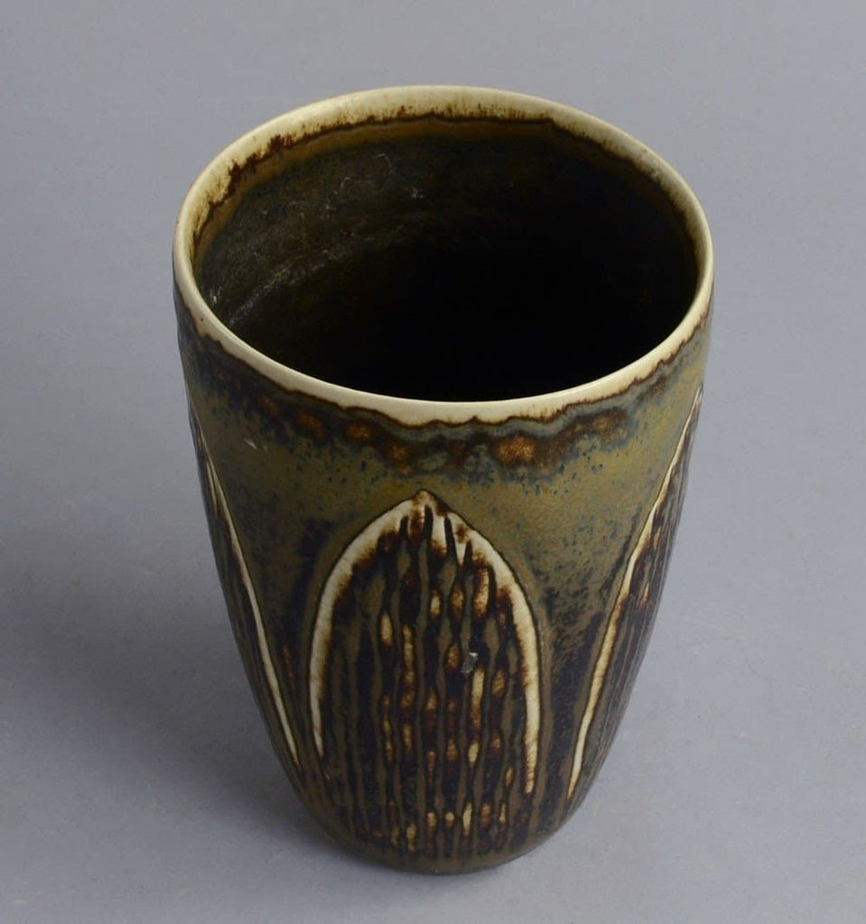 Vase with leaf pattern by Gerd Bogelund N3521 - Freeforms