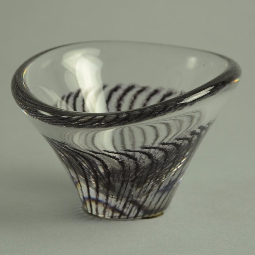 Vicke Lindstrand for Kosta Glass bowl N6975 - Freeforms