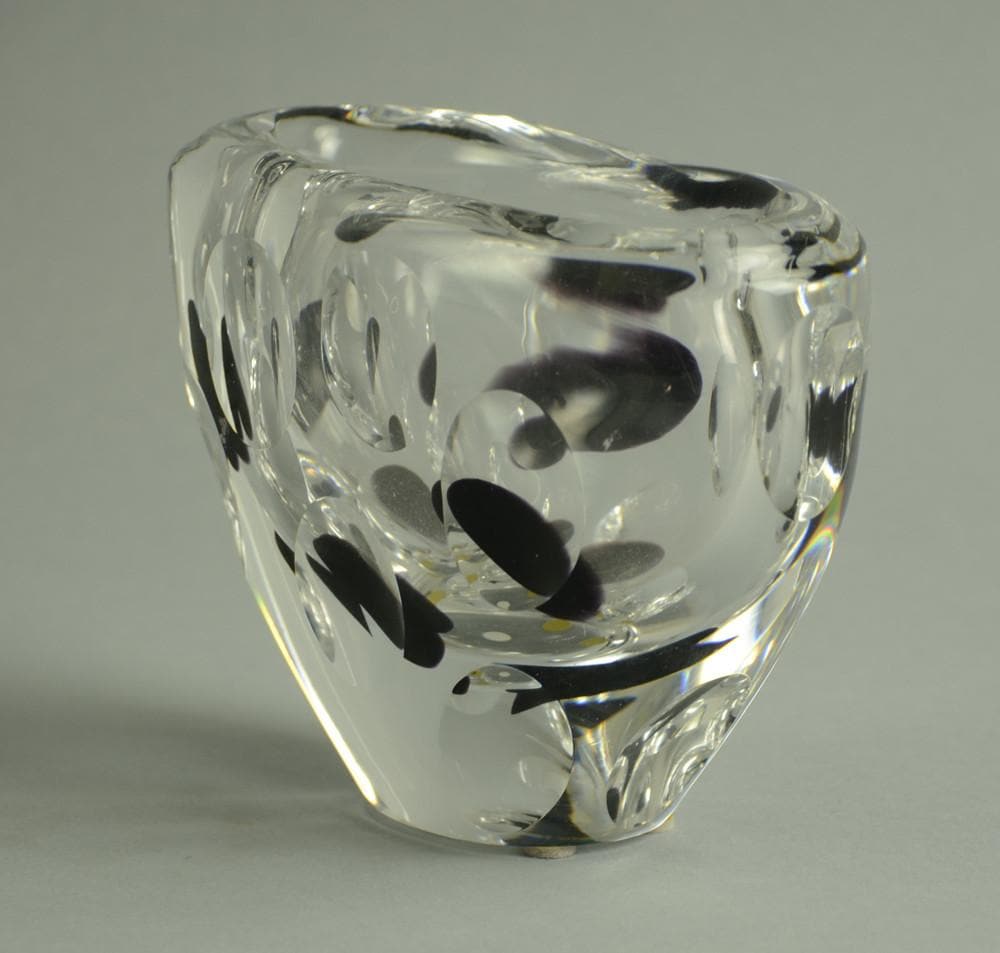 Vicke Lindstrand for Kosta Glass bowl N8524 - Freeforms