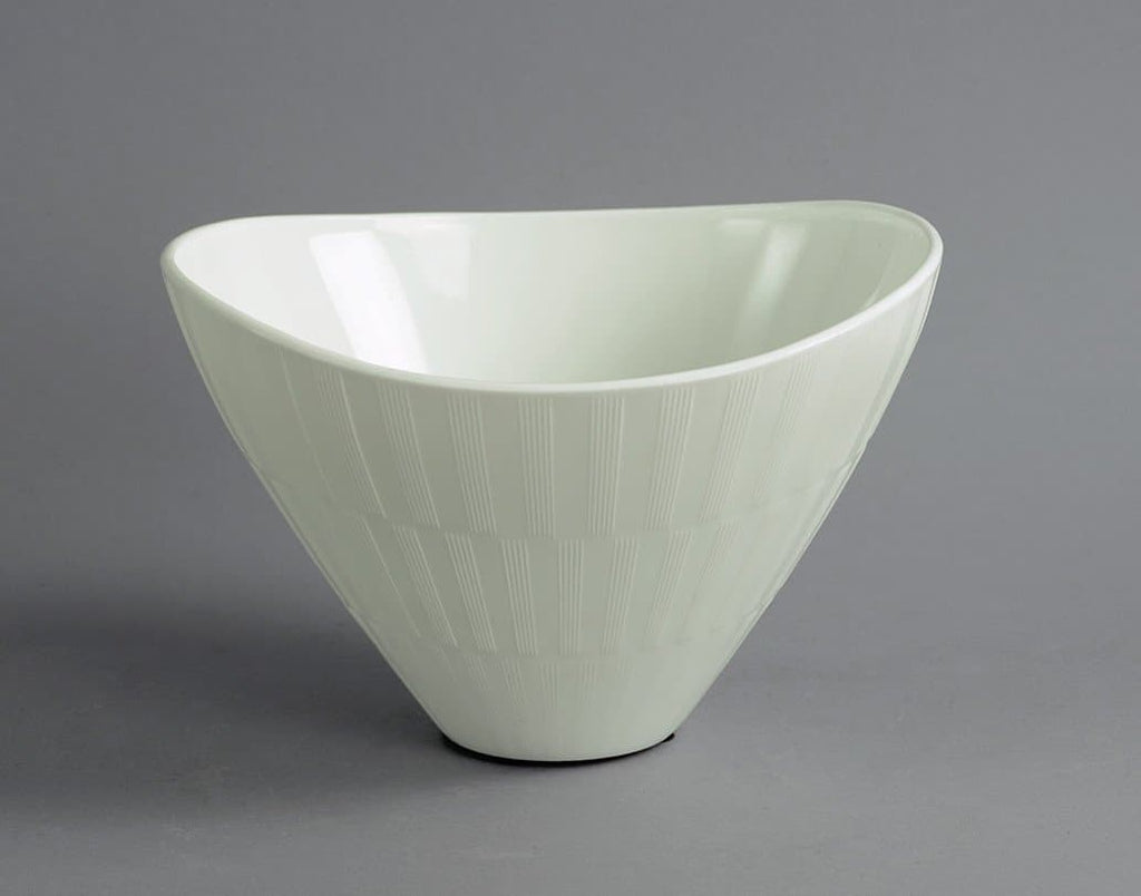 White "Randi" bowl by Arthur Carlsson Percy for Gulluskrufs B3058 - Freeforms
