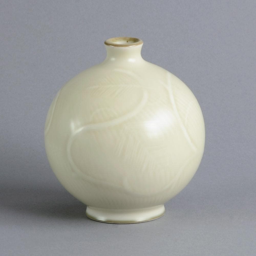 White vase by Ebbe Sadolin for Bing and Grøndahl N8176 - Freeforms