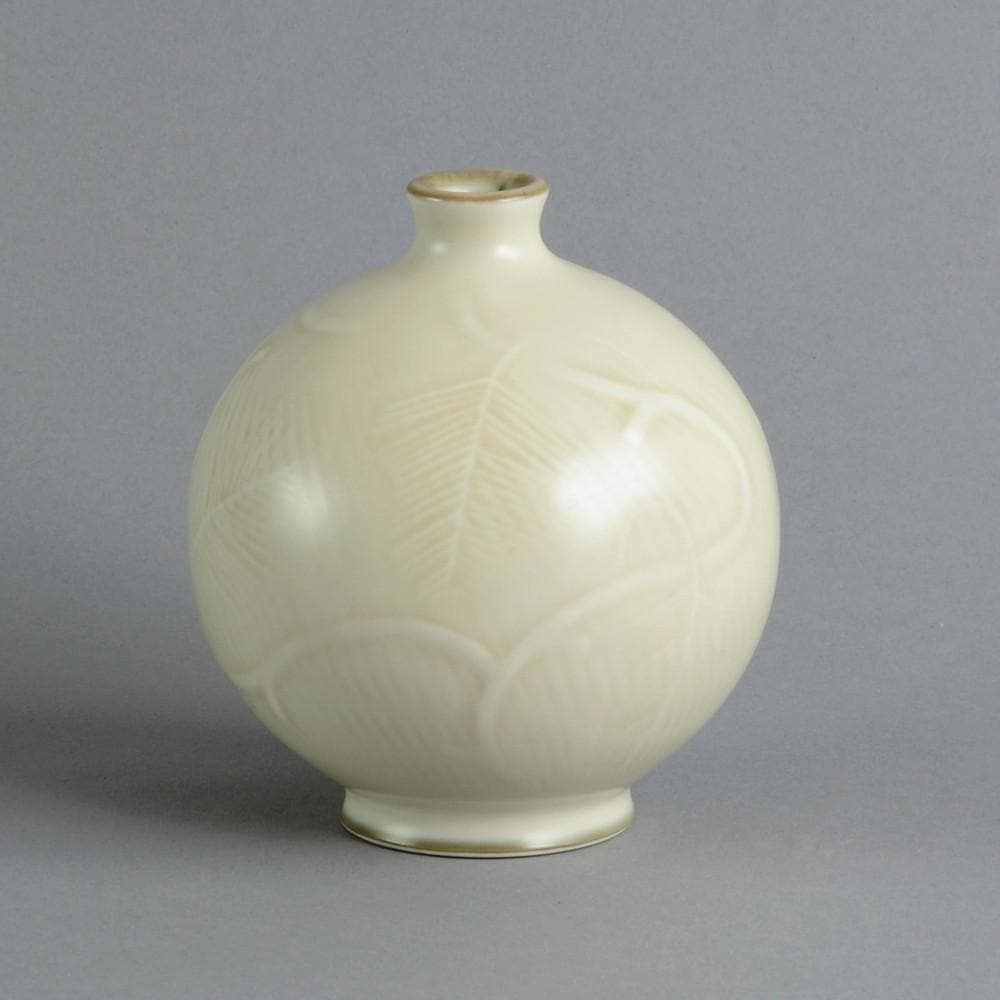 White vase by Ebbe Sadolin for Bing and Grøndahl N8176 - Freeforms