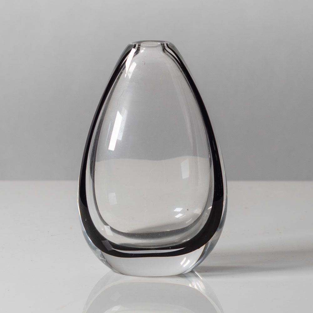 Vicke Lindstrand for Kosta, Sweden, Clear glass vase with internal black filament K2402