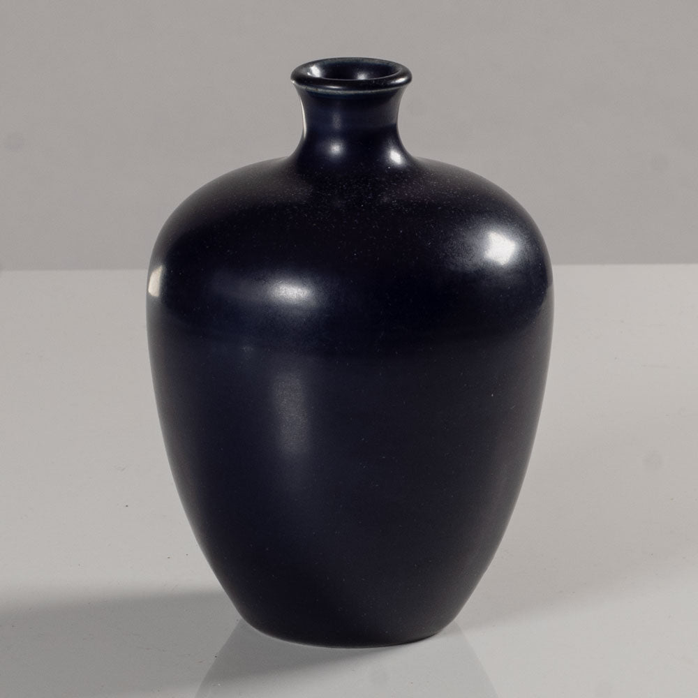 Erich and Ingrid Triller for Tobo, vase with semi-matte dark blue glaze L3829