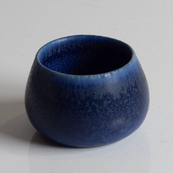 Carl Harry Stålhane for Rörstrand, Sweden, miniature bowl with blue haresfur glaze M4072