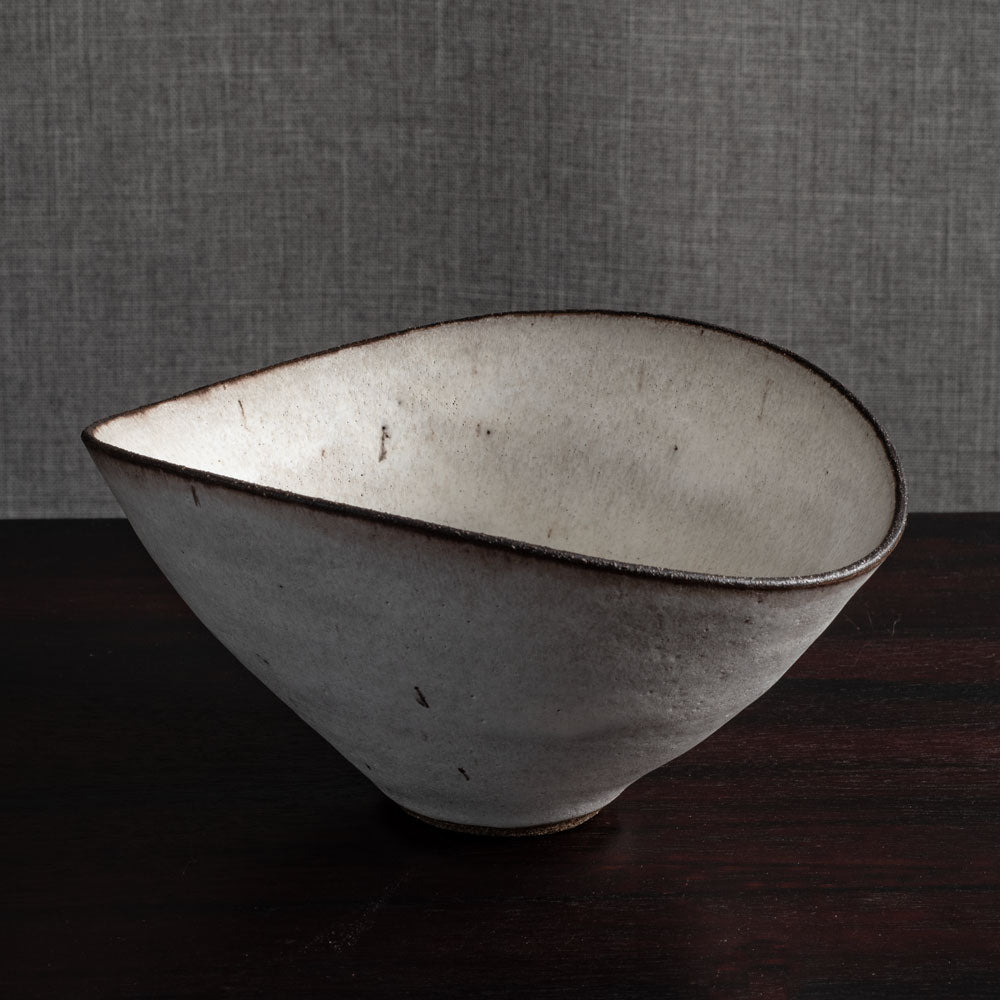 Lucie Rie, UK, unique stoneware bowl with matte off-white glaze M4092