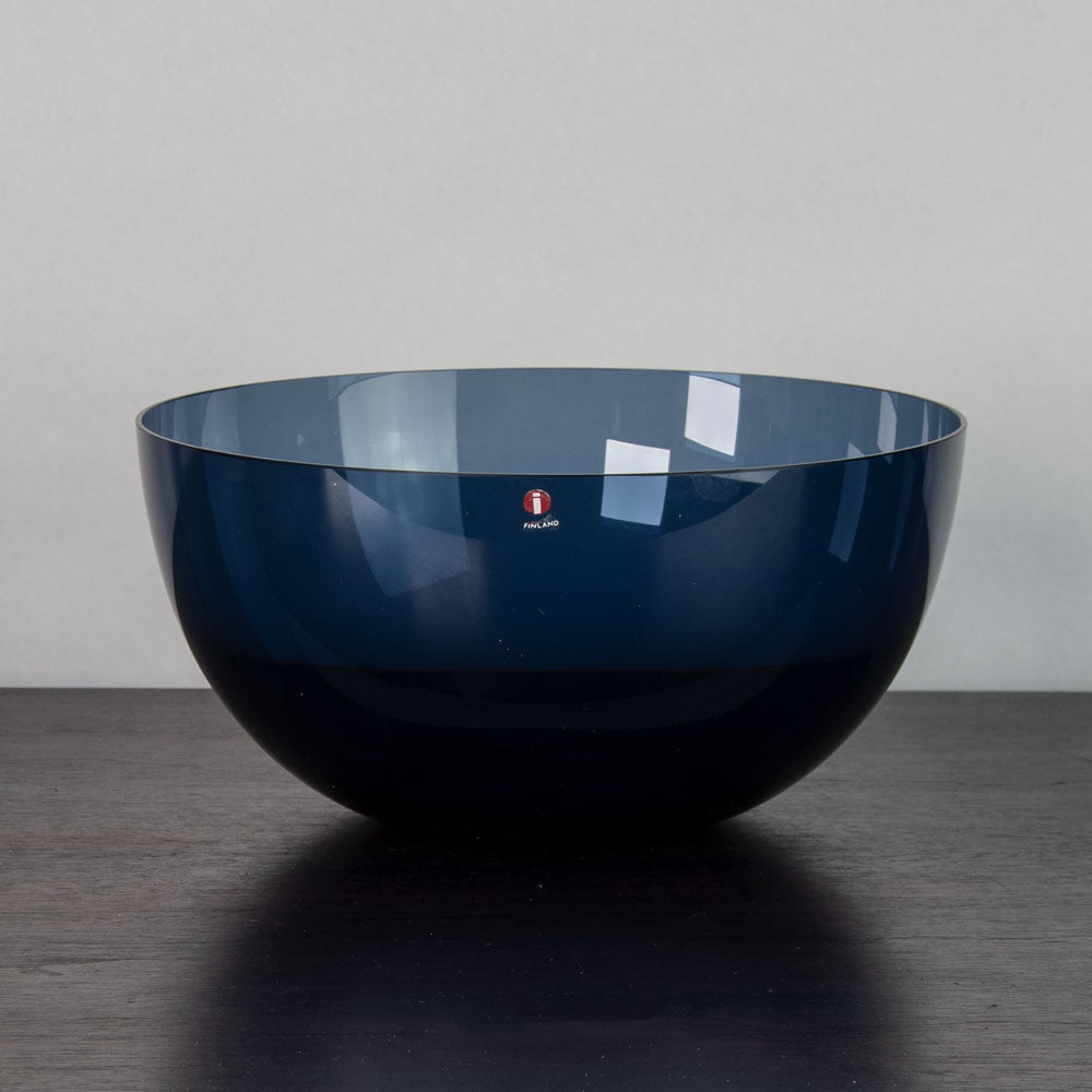 Timo Sarpaneva for Iittala, Finland, "i-glass" bowl in blue glass J1126