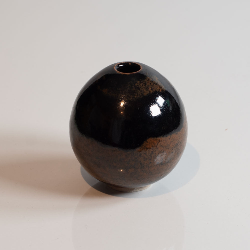 Ingeborg Zenker, Zenker Karthausen, unique stoneware vessel with brown-black glaze K2810