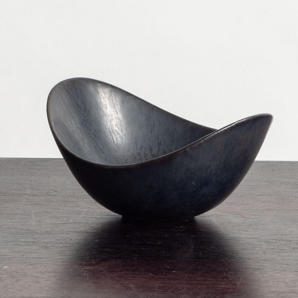 Gunnar Nylund for Rorstrand, Sweden, small ovoid bowl with black haresfur glaze K2619