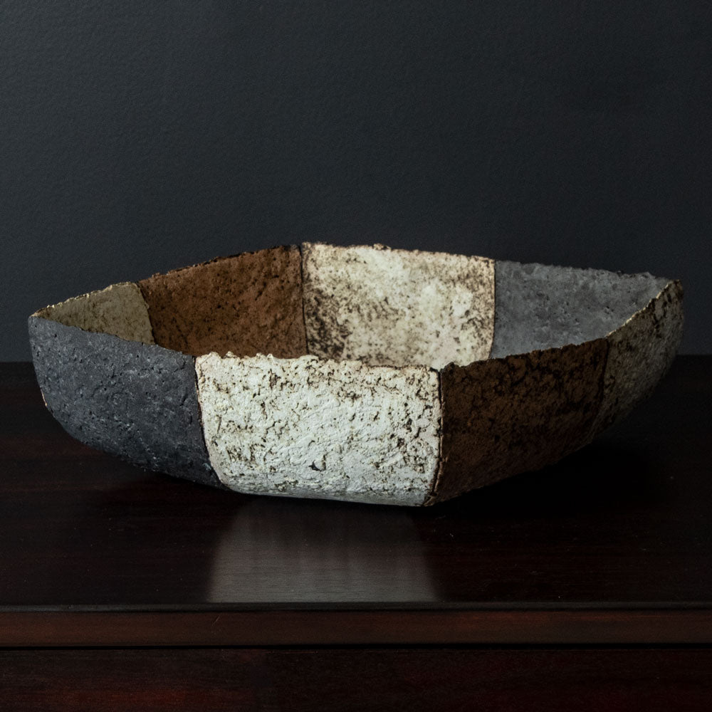 Ulfert Hillers, Germany, Unique stoneware handbuilt bowl J1284
