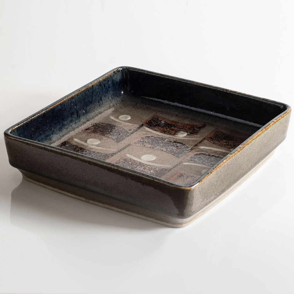 Carl Harry Stålhane for Rörstand, Sweden, stoneware dish with pattern in gray and brown glaze L3975