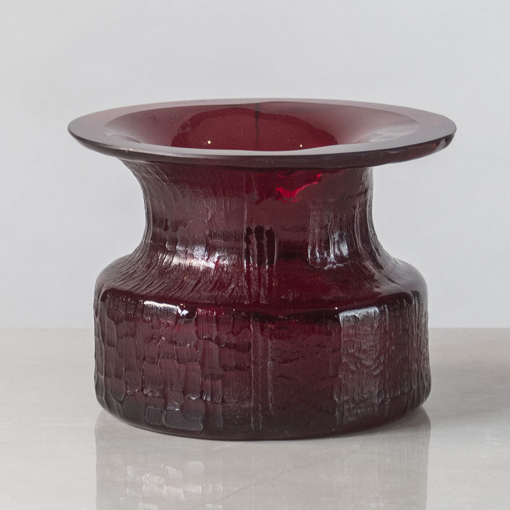 Timo Sarpaneva for Iittala, Finland, "Finlandia" vase in red glass J1569