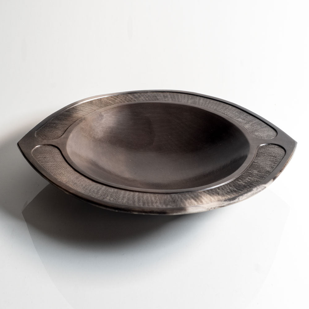 Antonia Salmon, UK, burnished, wood fired bowl M4311