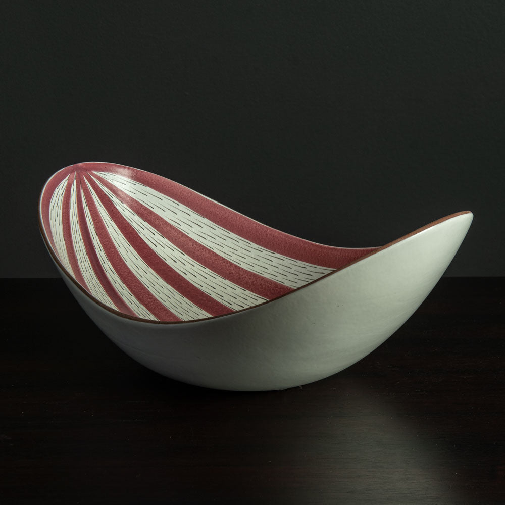 Stig Lindberg for Gustavsberg, Faience bowl with pink and white glaze G9330