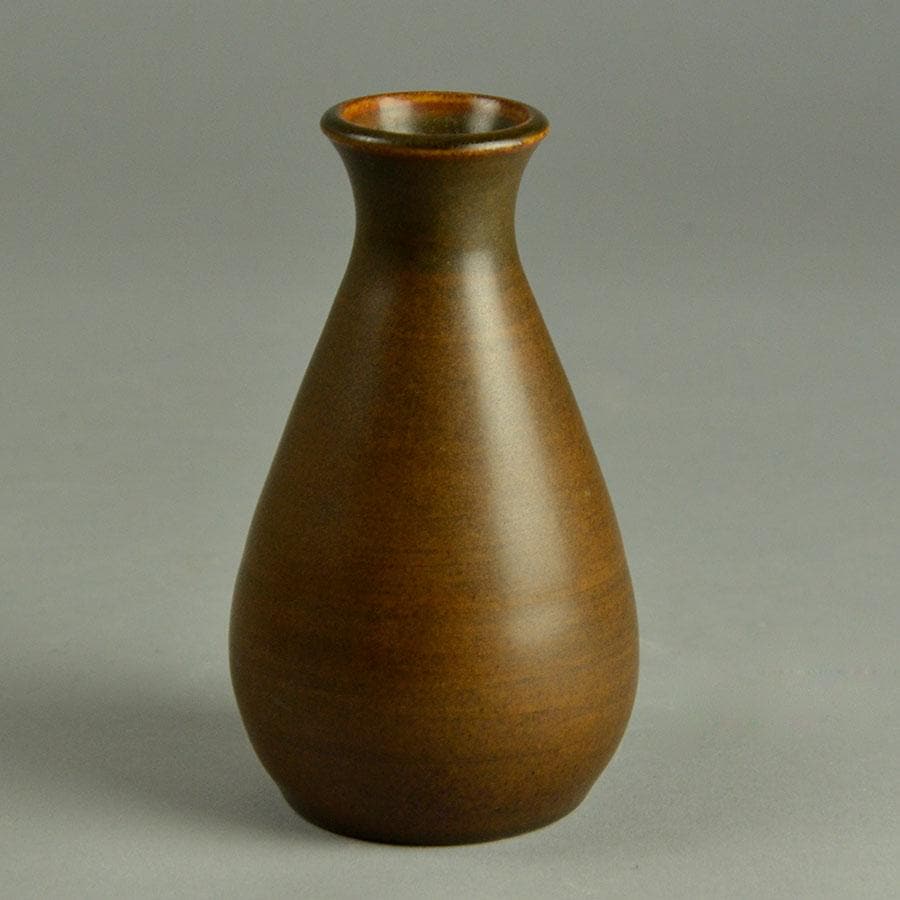 Erich and Ingrid Triller for Tobo vase with brown glaze E7110 - Freeforms