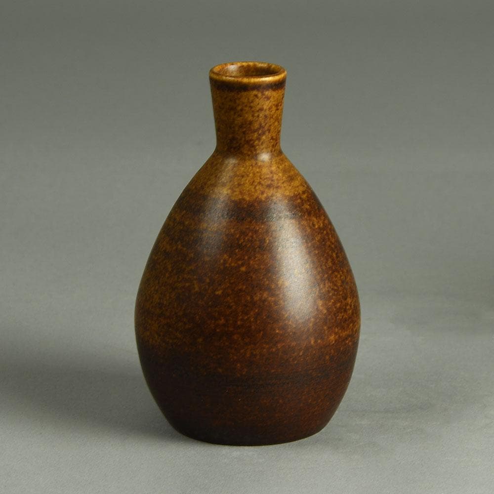 Erich and Ingrid Triller for Tobo vase with brown glaze E7197 - Freeforms