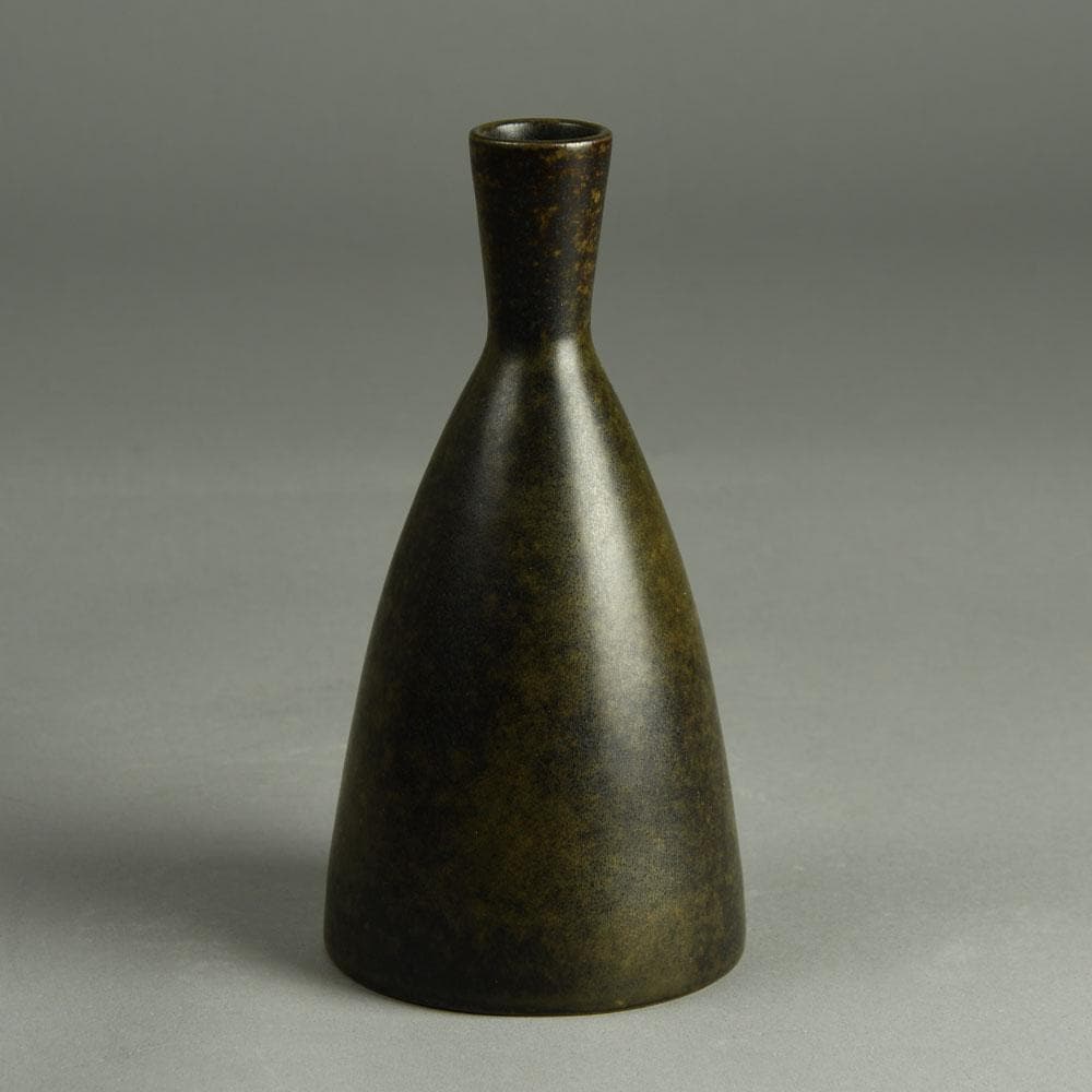 Erich and Ingrid Triller for Tobo vase with dark brown glaze E7191 - Freeforms