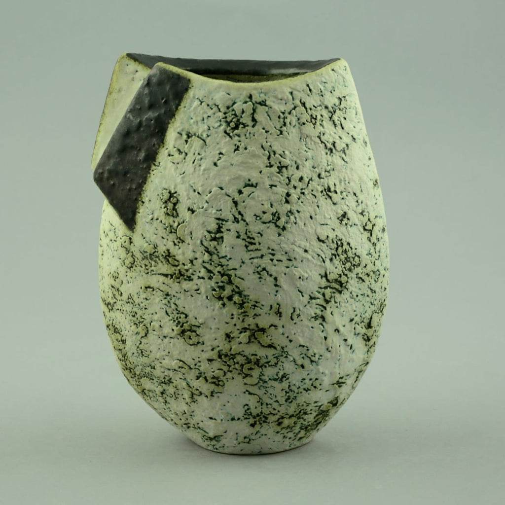 Gerburg Karthausen, stoneware vase with black and white glaze D6153 - Freeforms