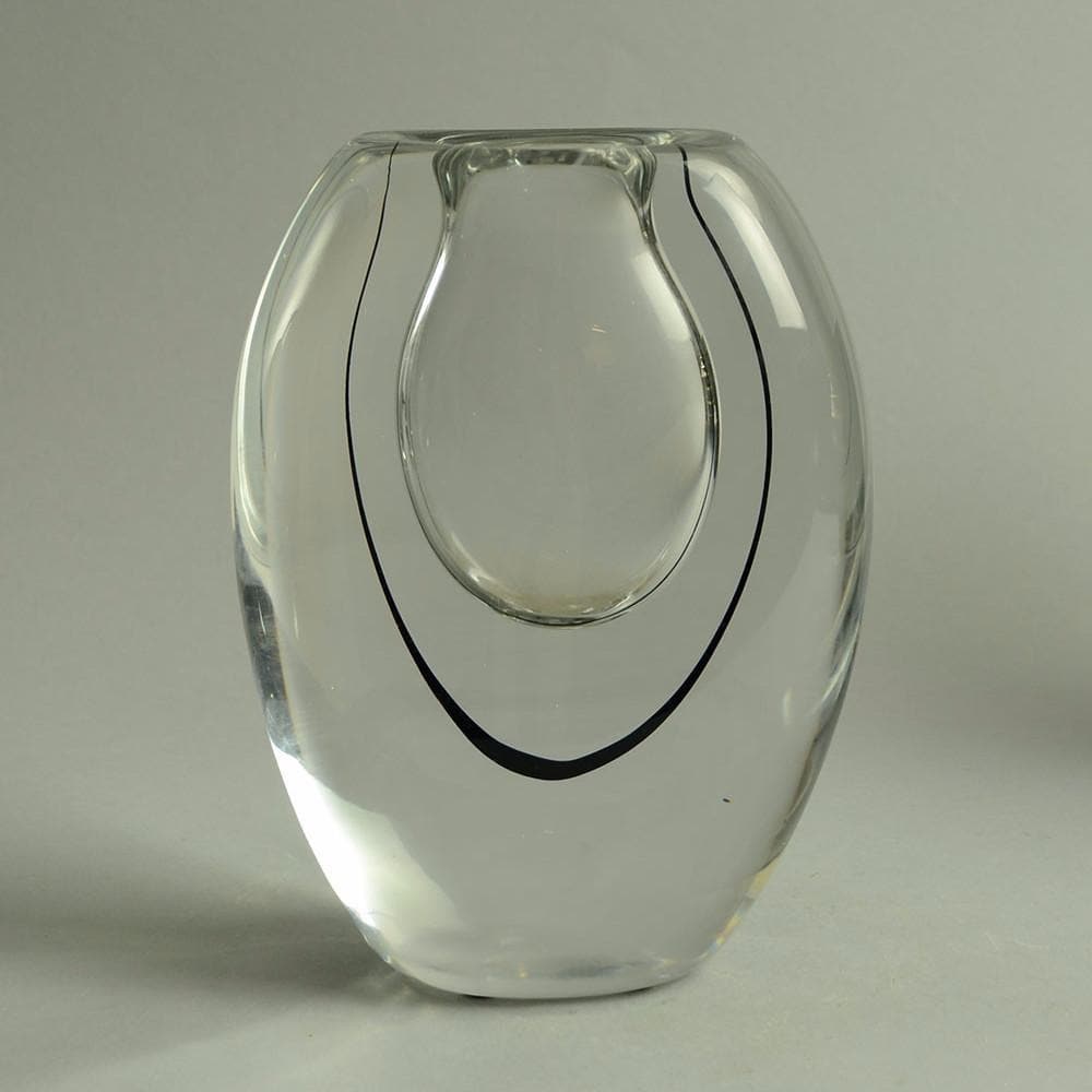 Glass "Black Contour" vase by Vicke Lindstrand for Kosta N5504 - Freeforms