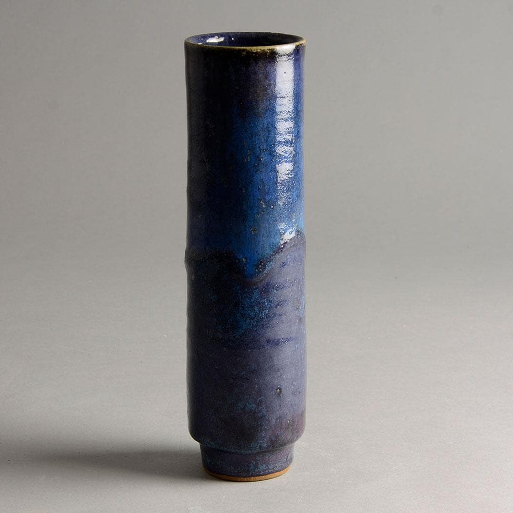 Gorge Hohlt vase with dripping glossy blue glaze E7030 - Freeforms