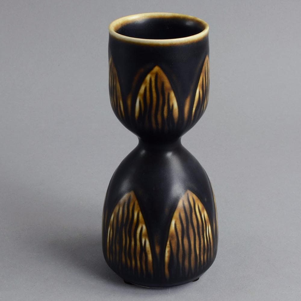 Hourglass shaped vase by Gerd Bogelund N2462 - Freeforms