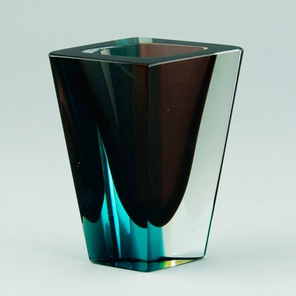 Kaj Franck for Nuutäjarvi-Nottsjö, "Prisma" vase D6012 - Freeforms