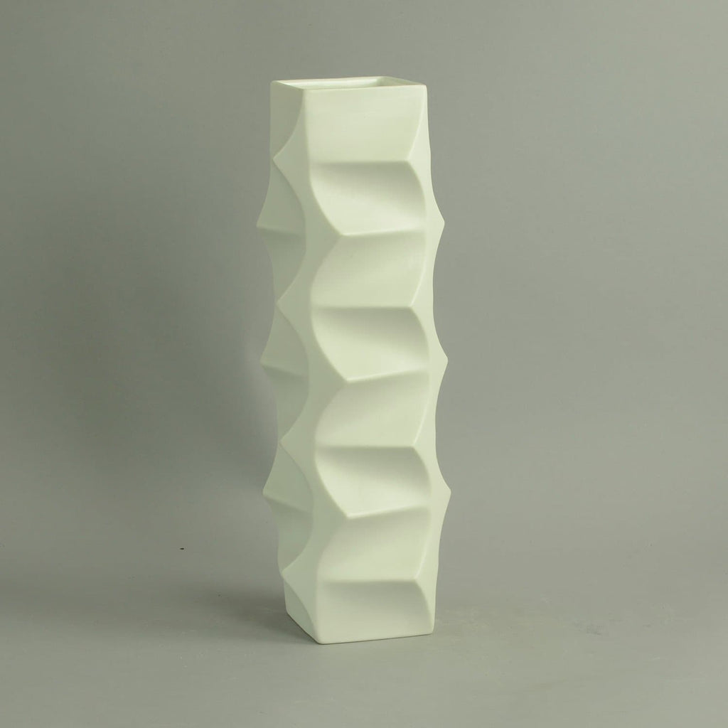 Porcelain vase by Hutschenreuther C5128