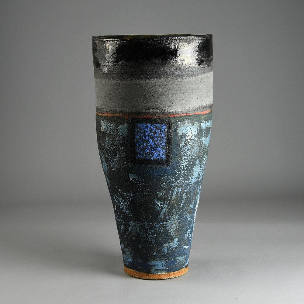 Robin Welch, UK, very large unique stoneware vase with blue glaze E7343 - Freeforms