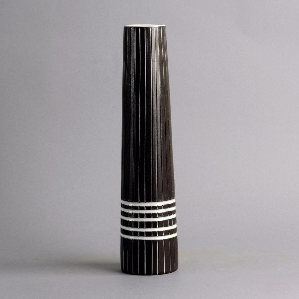 Stoneware vase by Ingrid Atterberg B4009 - Freeforms