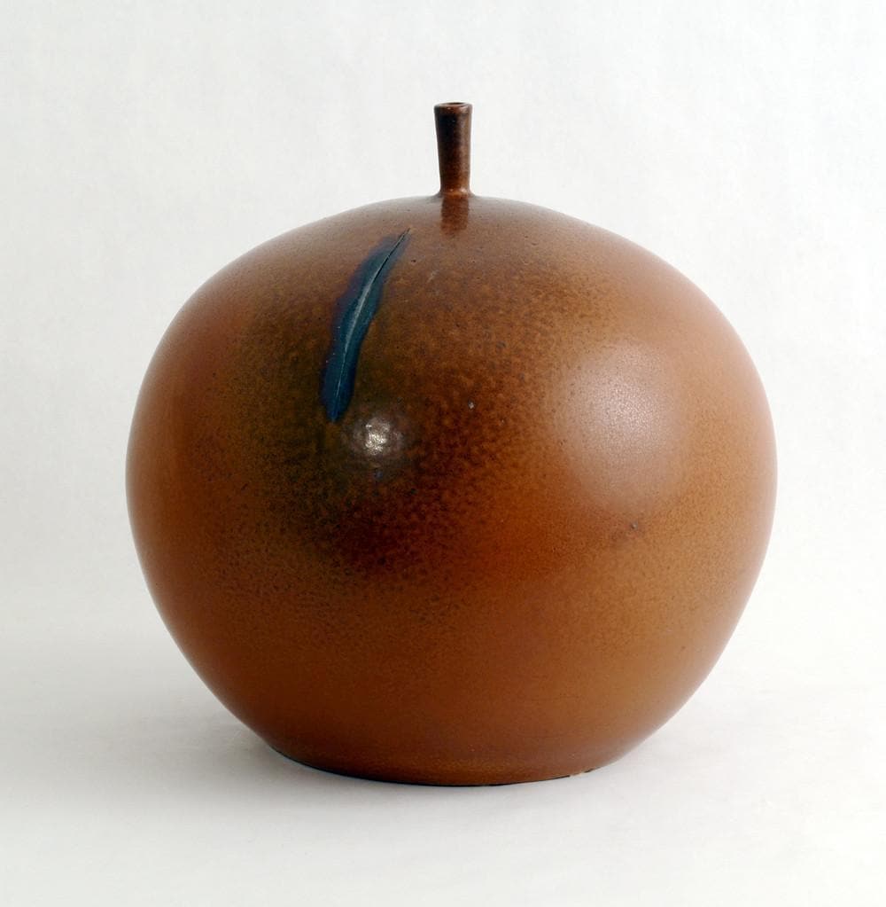 Unique stoneware vessel by Claes Thell N8299 - Freeforms