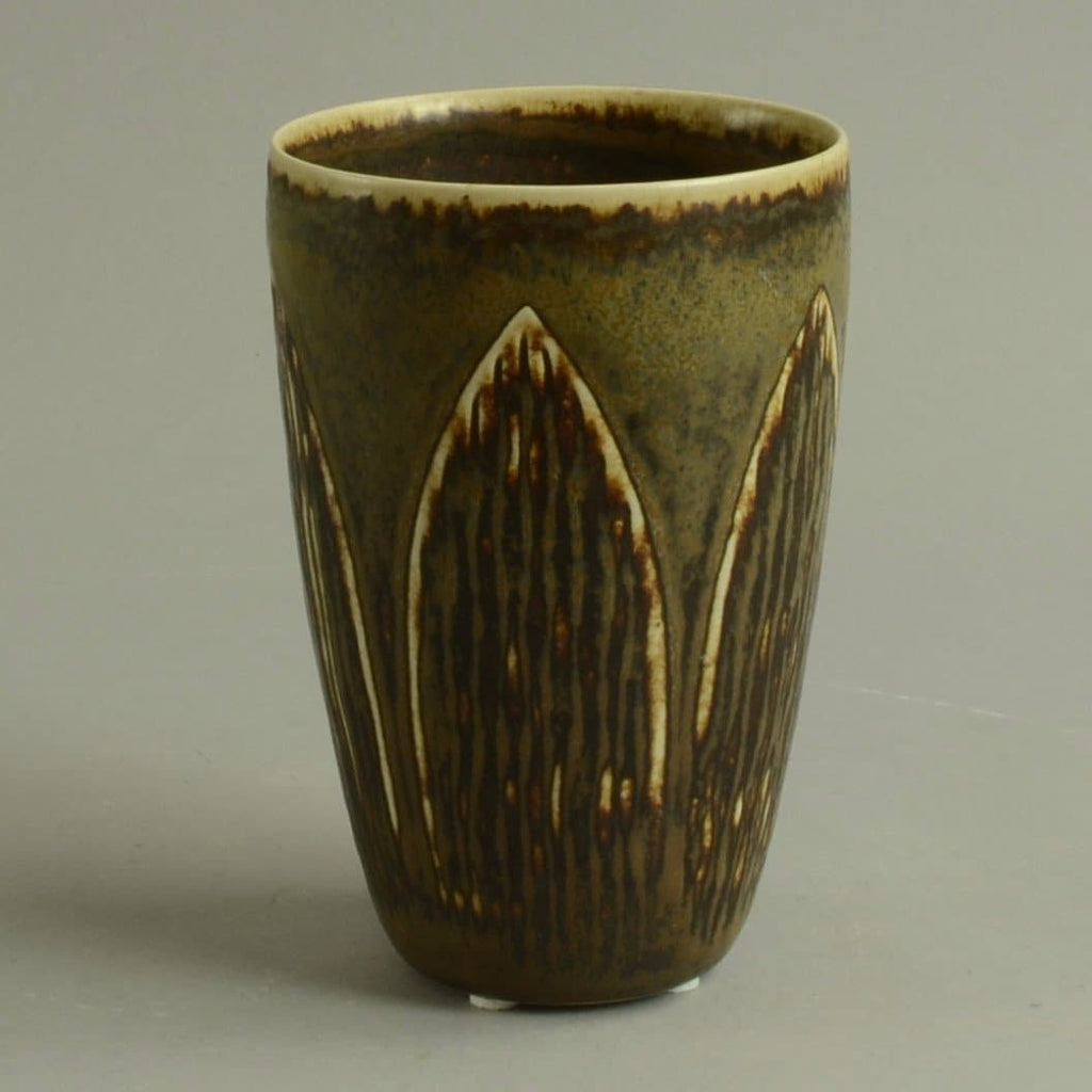 Vase with leaf pattern by Gerd Bogelund N3521 - Freeforms